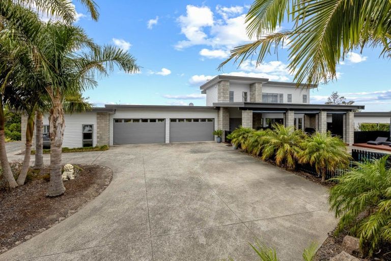Photo of property in 1 Te Kawau Pass, Greenhithe, Auckland, 0632