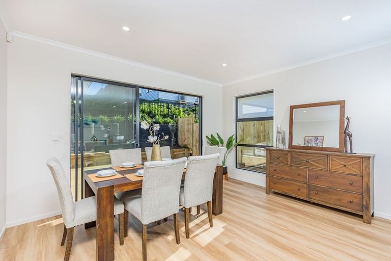 Photo of property in 3 Vintry Drive, Kumeu, 0810