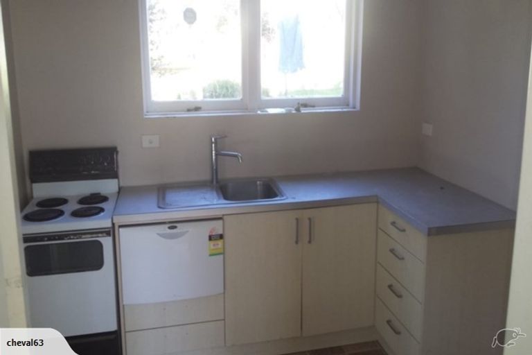 Photo of property in 18 Barron Drive, Green Bay, Auckland, 0604