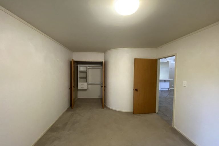 Photo of property in 8 Sanctuary Point, Sunnyhills, Auckland, 2010