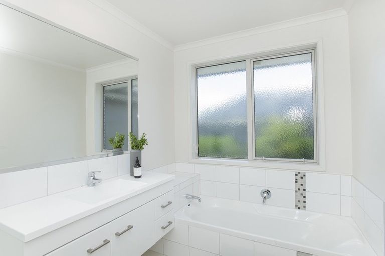 Photo of property in 25 Gwyneth Place, Riverdale, Gisborne, 4010