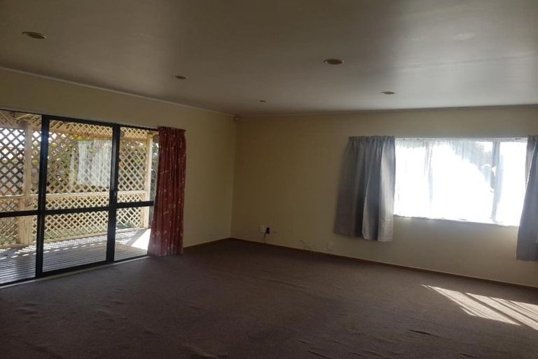 Photo of property in 63 Templeton Place, Clendon Park, Auckland, 2103