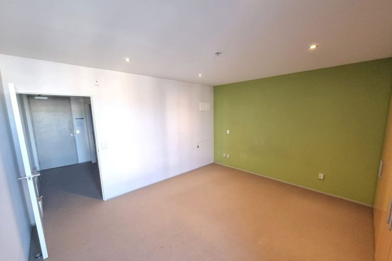 Photo of property in Sanctum Apartment, 10 Ebor Street, Te Aro, Wellington, 6011