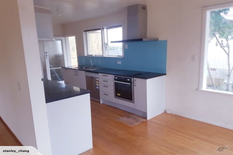 Photo of property in 51 Farquhar Road, Glendene, Auckland, 0602