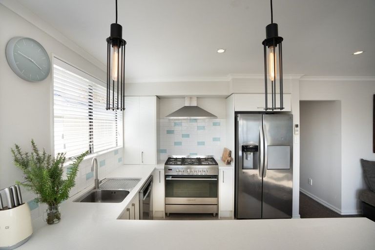 Photo of property in 2/9 Stacey Place, Woolston, Christchurch, 8062