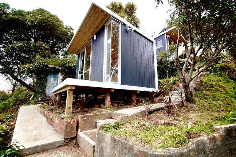 Photo of property in 66 Kelburn Parade, Kelburn, Wellington, 6012