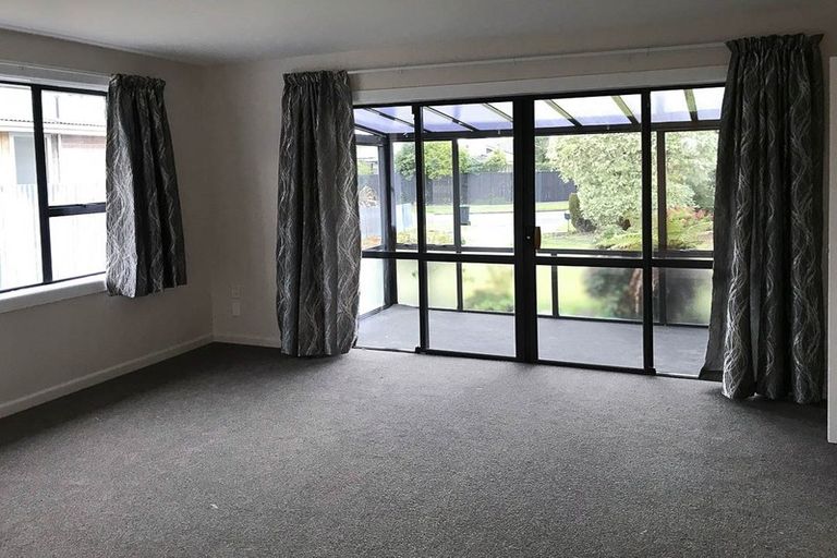 Photo of property in 47 Liverton Crescent, Bishopdale, Christchurch, 8053