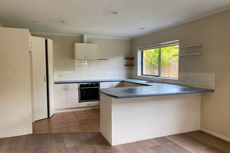 Photo of property in 31 Armoy Drive, East Tamaki, Auckland, 2016