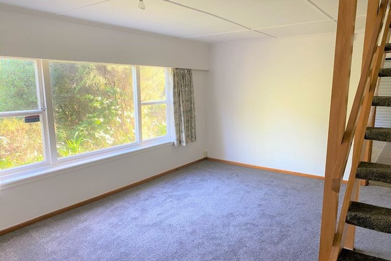 Photo of property in 74 Dowse Drive, Maungaraki, Lower Hutt, 5010