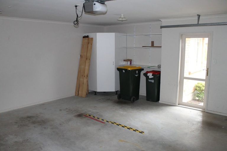 Photo of property in 14 Fitchburg Place, Mangere, Auckland, 2022