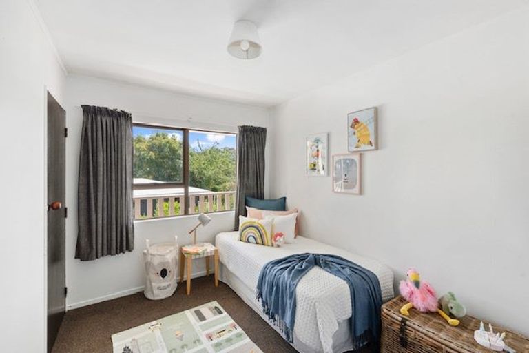Photo of property in 5 Amokura Street, Waikanae, 5036