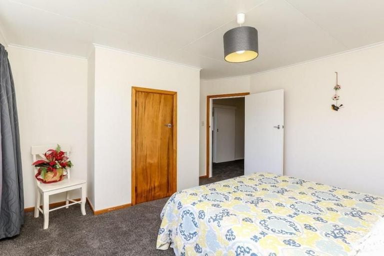 Photo of property in 16 Trafalgar Street, Westown, New Plymouth, 4310