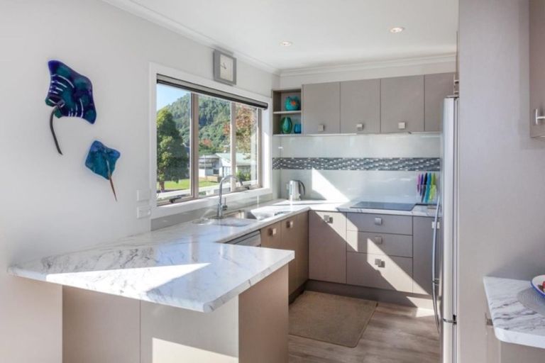 Photo of property in 1 Gallagher Park Lane, Pauanui, Hikuai, 3579