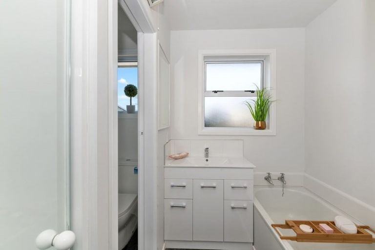 Photo of property in 14 Dunluce Place, Hornby, Christchurch, 8042