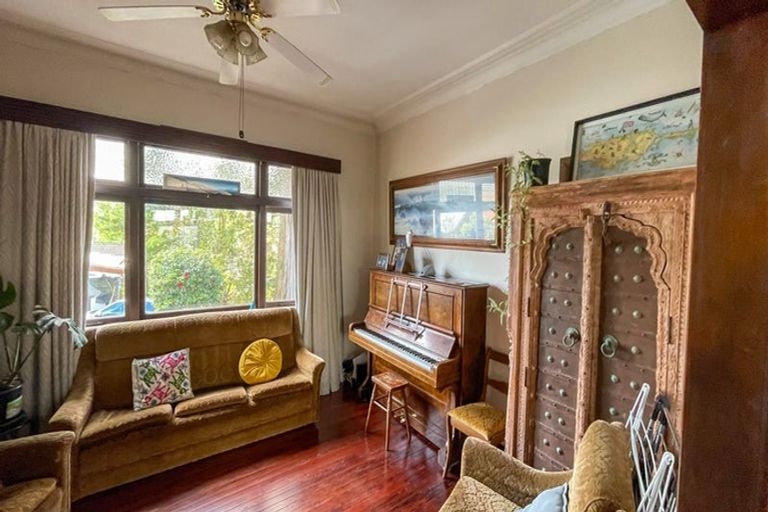 Photo of property in 87d Kaurilands Road, Titirangi, Auckland, 0604