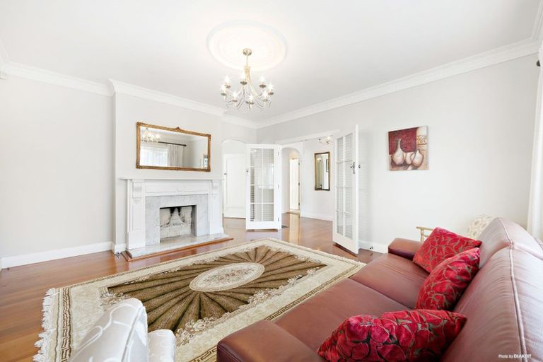 Photo of property in 399 Lake Road, Takapuna, Auckland, 0622