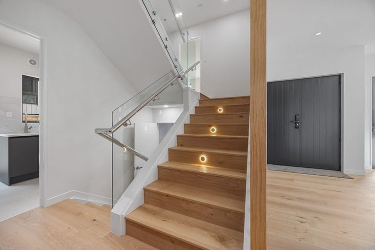 Photo of property in 8 Mill Hill Close, Flat Bush, 2019