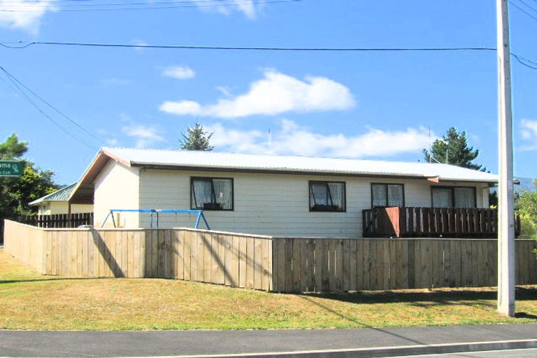 Photo of property in 2/1 Waimarama Grove, Birchville, Upper Hutt, 5018