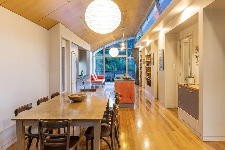 Photo of property in 74 Glen Road, Kelburn, Wellington, 6012