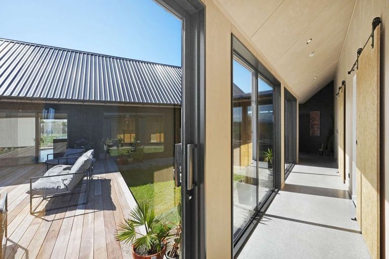 Photo of property in 82 Queens Avenue, Waikuku Beach, 7402