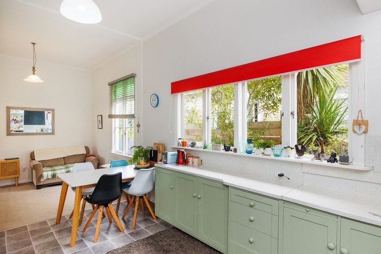 Photo of property in 30 Cuba Street, Marton, 4710