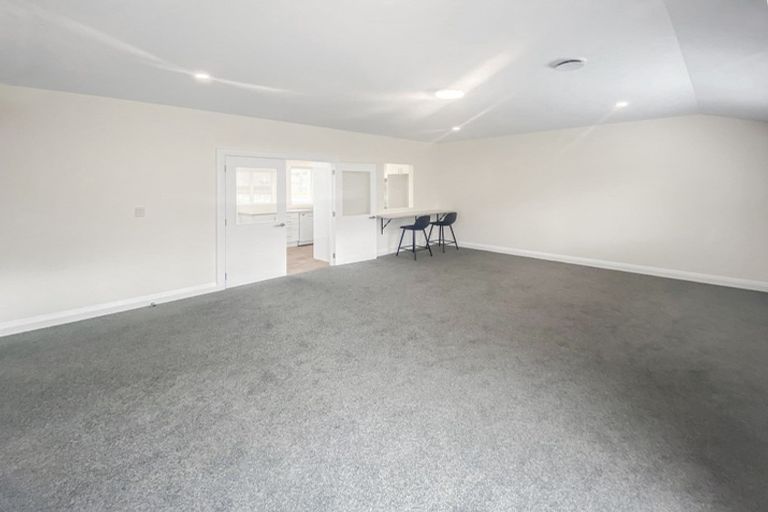 Photo of property in 196 Wilsons Road South, Saint Martins, Christchurch, 8022
