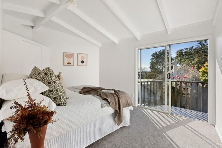 Photo of property in 1/107 Konini Road, Titirangi, Auckland, 0604