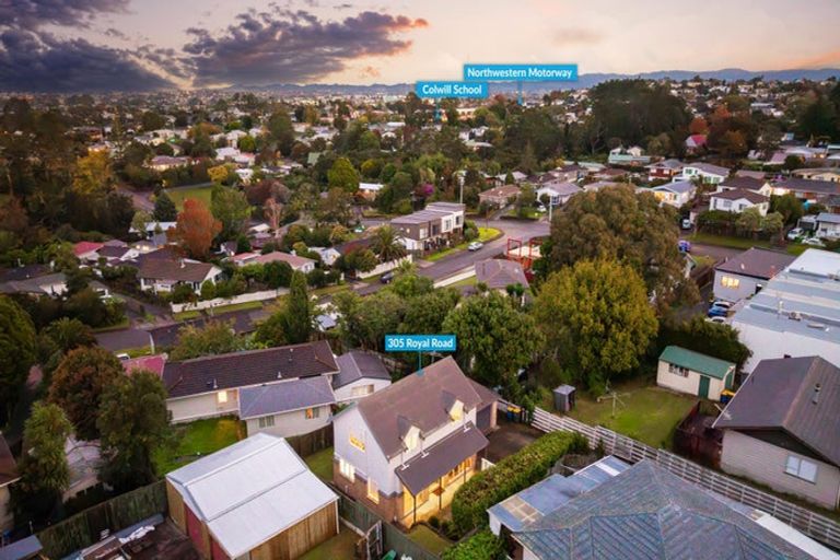 Photo of property in 305 Royal Road, Massey, Auckland, 0614