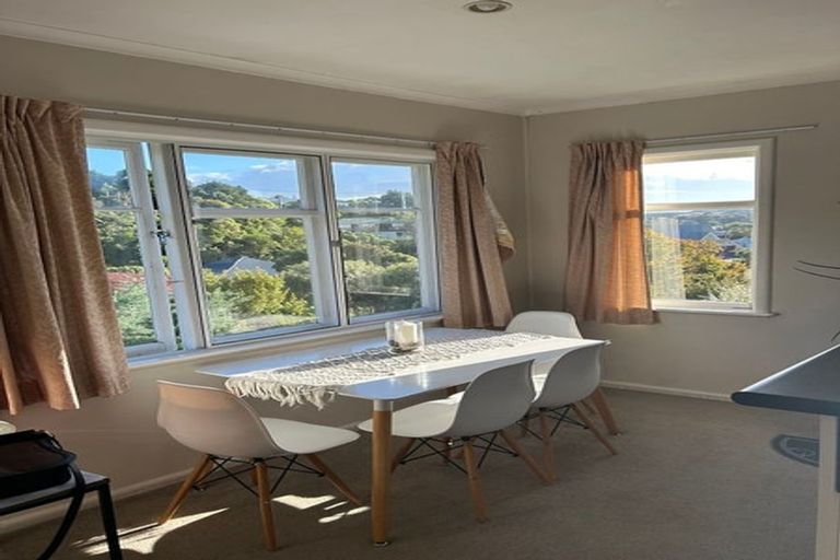 Photo of property in 9b Lincoln Avenue, Tawa, Wellington, 5028