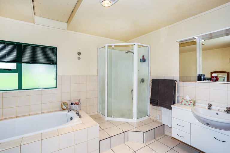 Photo of property in 198 Hunt Road, Pukekawa, Tuakau, 2696