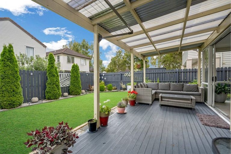 Photo of property in 52 Bruce Pulman Drive, Takanini, 2112