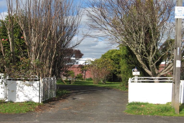 Photo of property in 16 Salas Place, Papakura, 2110