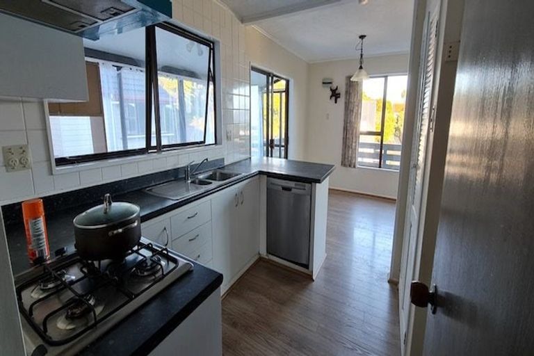 Photo of property in 61 Viewmont Drive, Harbour View, Lower Hutt, 5010