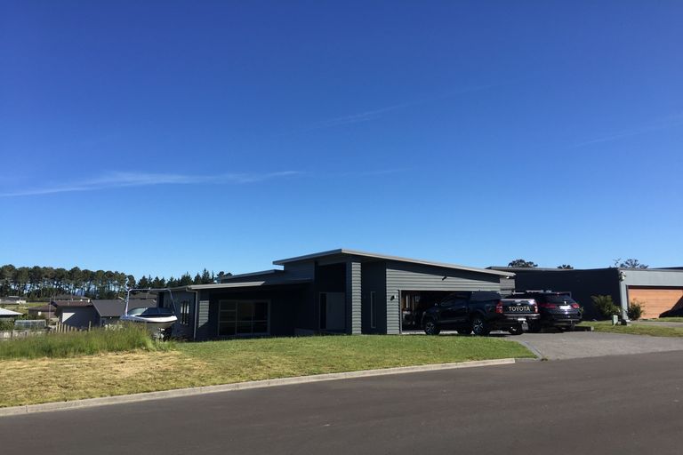 Photo of property in 144 Parekaawa Drive, Motuoapa, 3382