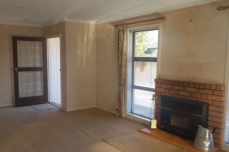 Photo of property in 22 Woodend Road, Woodend, 7610