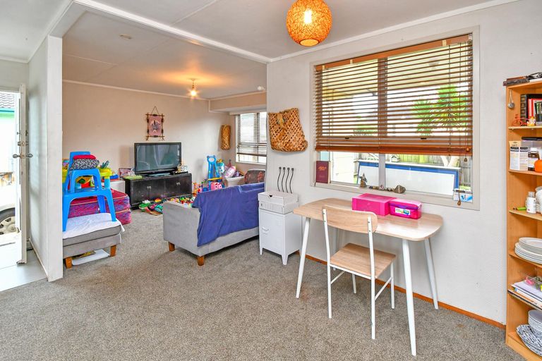 Photo of property in 91 Arimu Road, Papakura, 2110