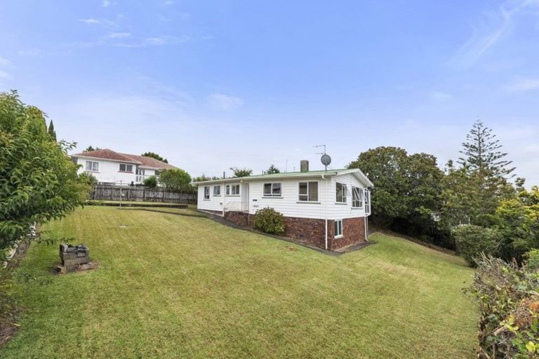 Photo of property in 5a Tirimoana Road, Te Atatu South, Auckland, 0602