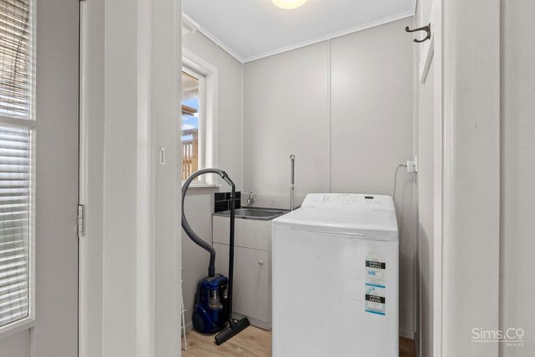 Photo of property in 4 Glenn Street, Castlecliff, Whanganui, 4501