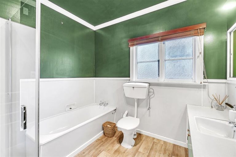 Photo of property in 143 Clyde Road, Burnside, Christchurch, 8053