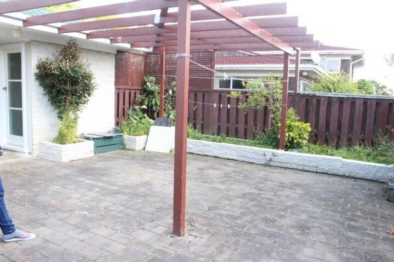 Photo of property in 17 Priestley Drive, Bucklands Beach, Auckland, 2014