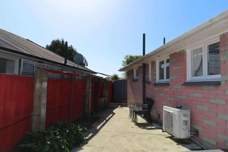 Photo of property in 220 Beach Road, North New Brighton, Christchurch, 8083