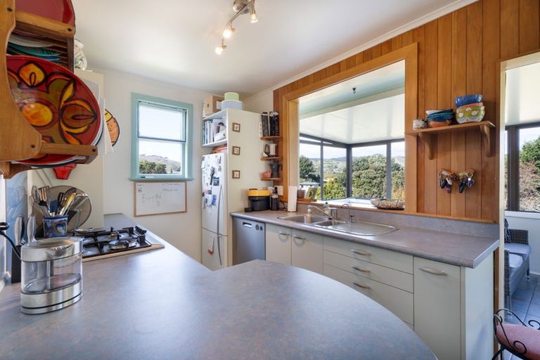 Photo of property in 62 Franklyn Road, Tawa, Wellington, 5028