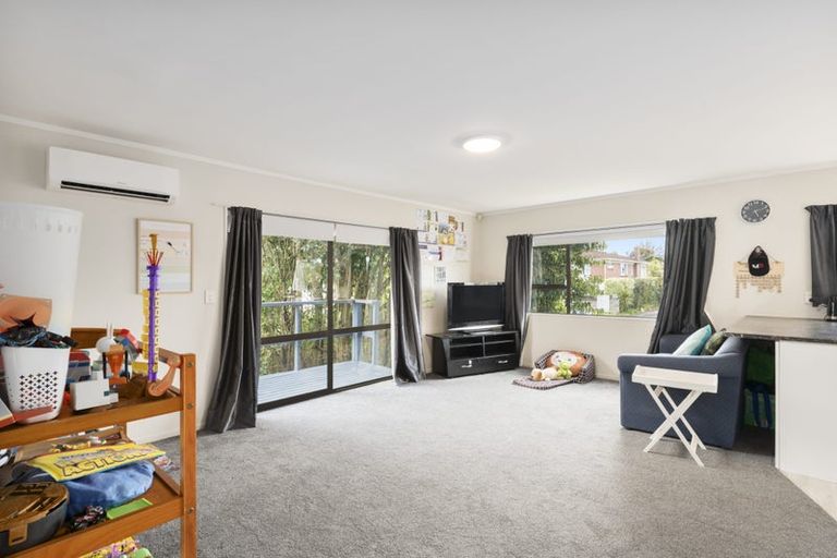 Photo of property in 2/70 Pomaria Road, Henderson, Auckland, 0610