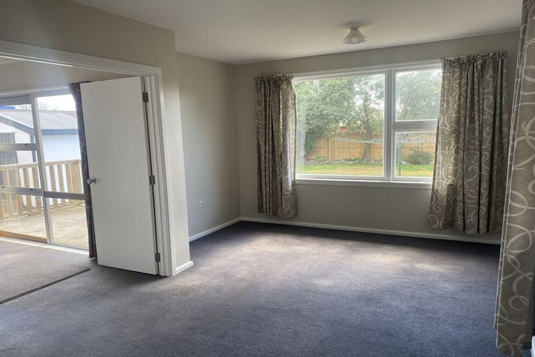 Photo of property in 5 Prestons Road, Redwood, Christchurch, 8051