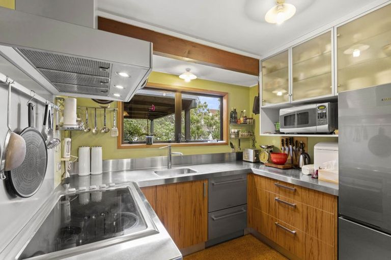 Photo of property in 9 Warden Place, Mangere Bridge, Auckland, 2022