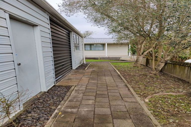 Photo of property in 50a Longburn Road, Henderson, Auckland, 0610