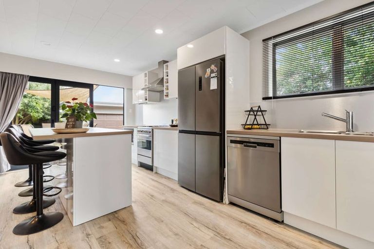 Photo of property in 4 Thackeray Place, Owhata, Rotorua, 3010