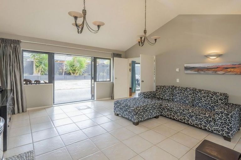 Photo of property in 46 Campion Road, Waikanae Beach, Waikanae, 5036