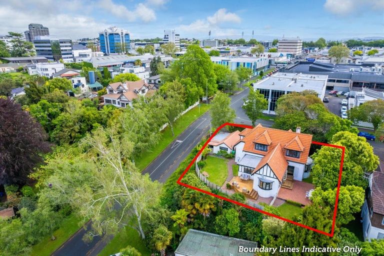 Photo of property in 2 Clifton Road, Hamilton Central, Hamilton, 3204