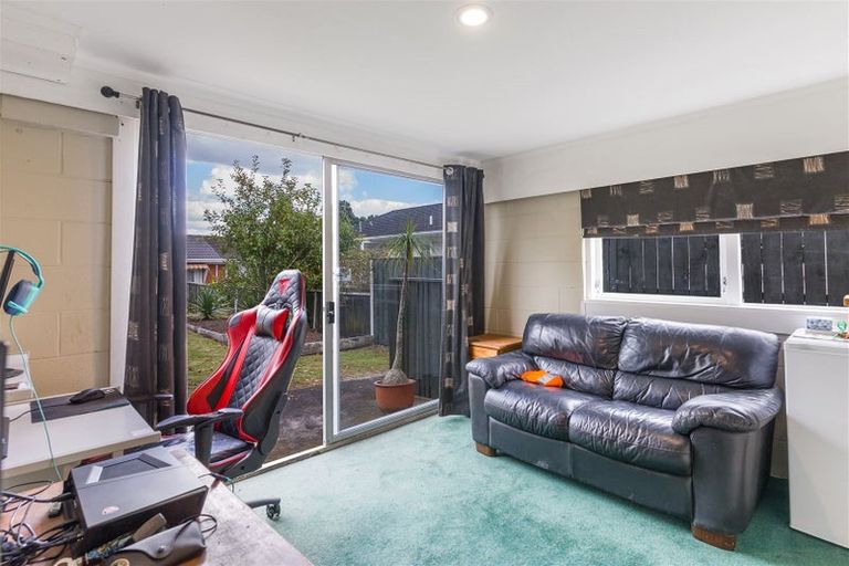 Photo of property in 3 Stansfield Place, Sunnyhills, Auckland, 2010